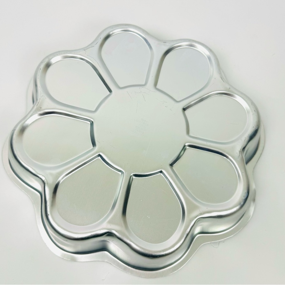 Wilton Flower Cake Pan